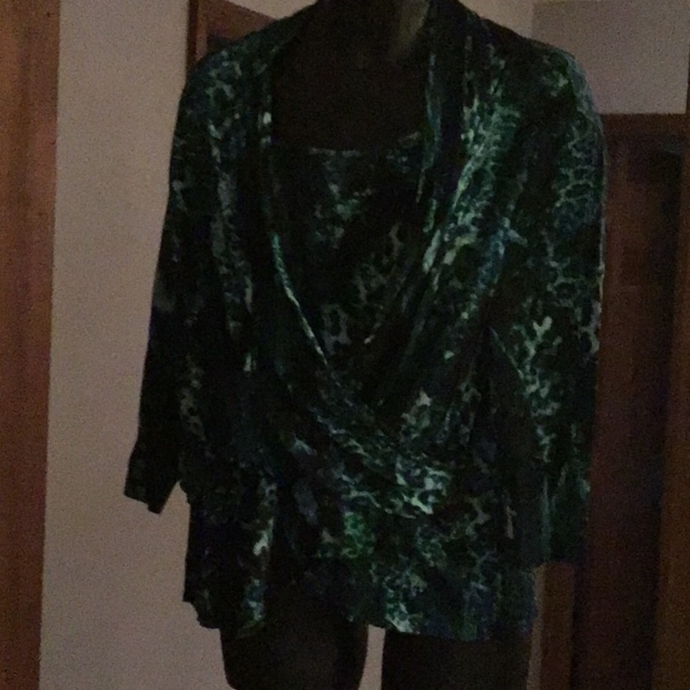 Jennifer Lopez shirt